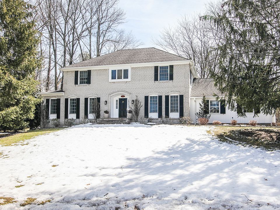 1st image of 350 Long Hill Dr