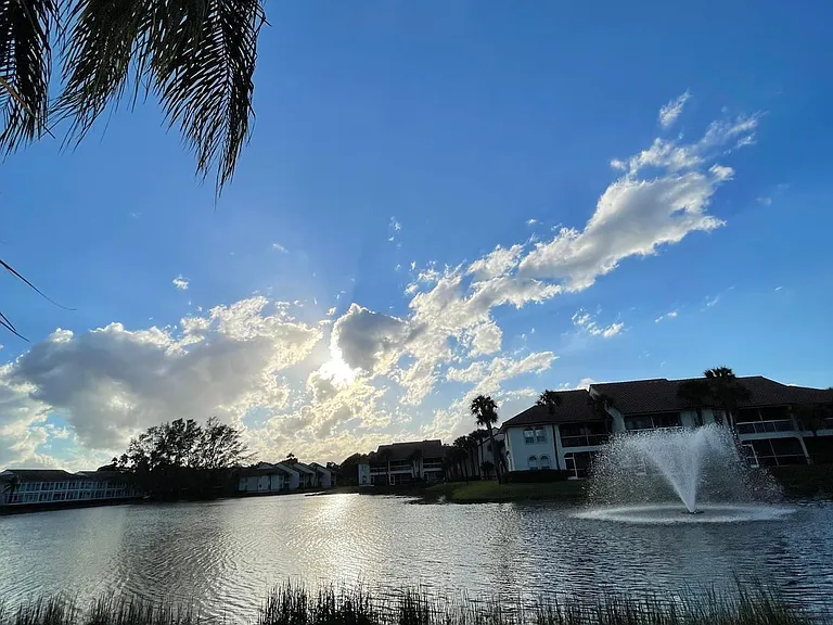 209 Cypress Point Dr — Photo 2