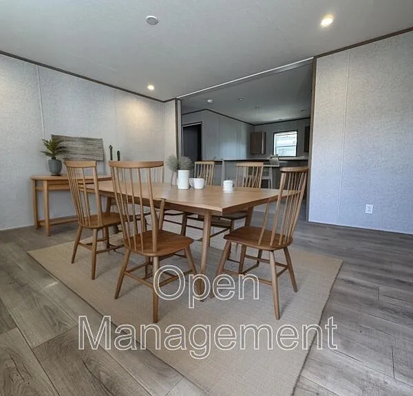 755 N Tratt St #27 — Photo 2