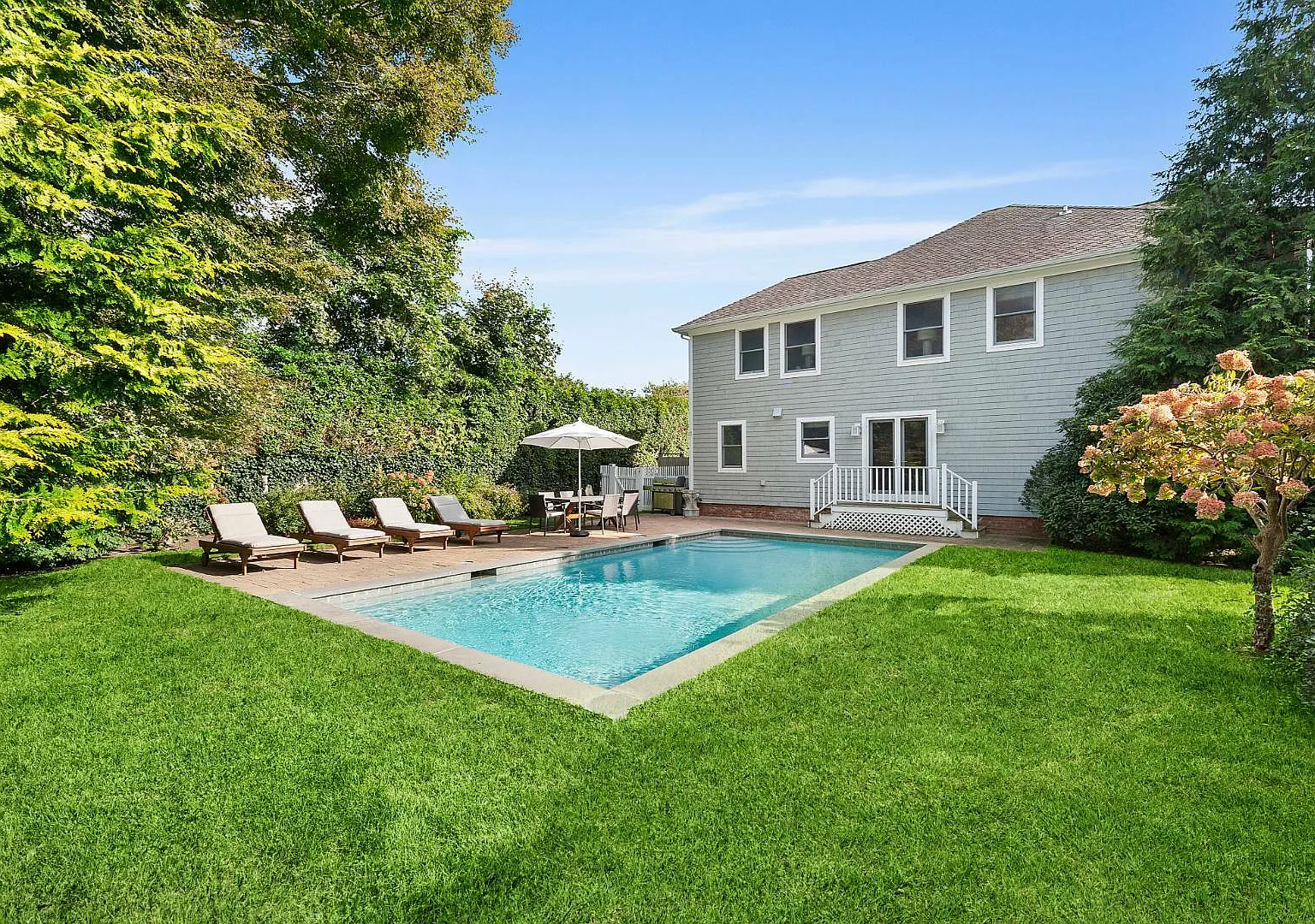Beautifully Renovated In Sh Village! — Photo 1