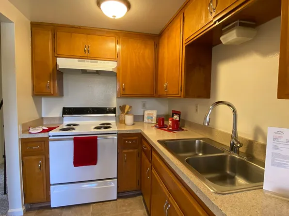 Meadowlake 1025, 1025 Meadow Lake Dr APT 20, Vista, CA 92084
