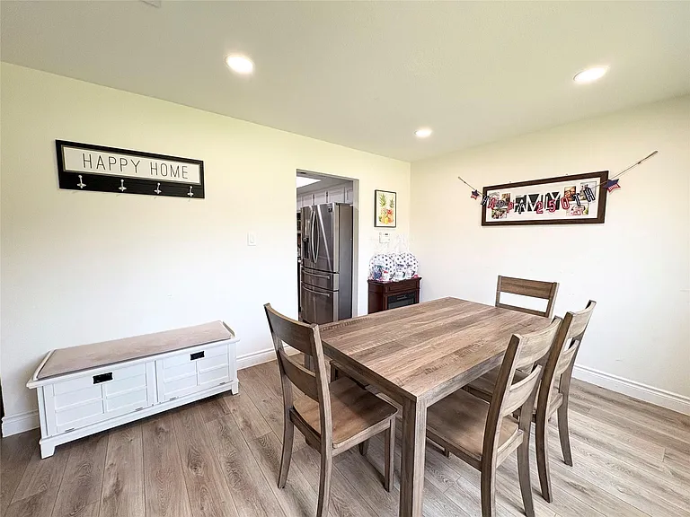 1404 Cedar Park Dr — Photo 4