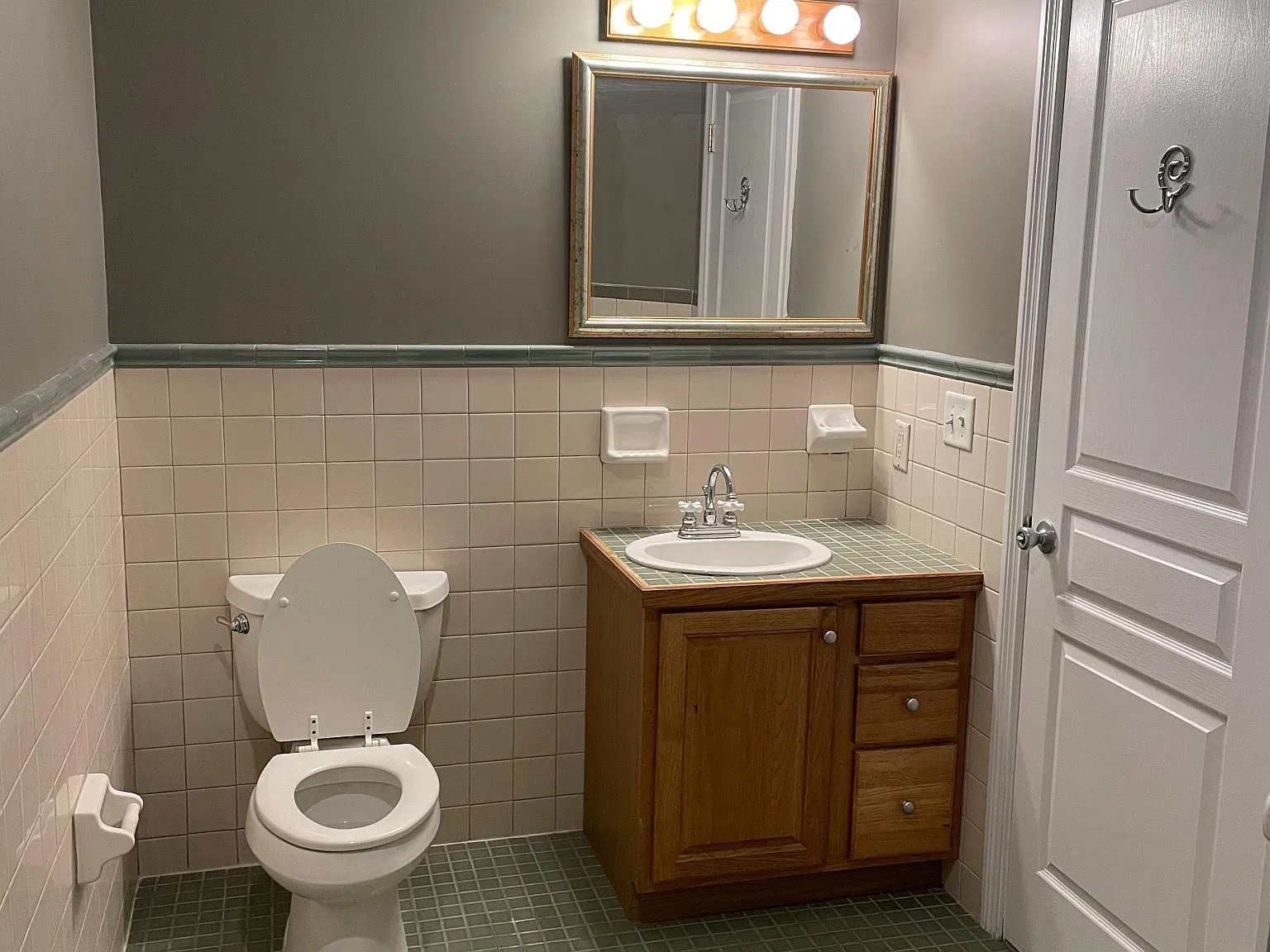 413 Broadway St — Photo 4