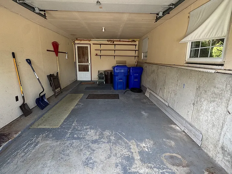 21 Weir St — Photo 23