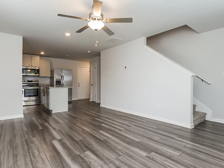 606 Benjamin Ct — Photo 9