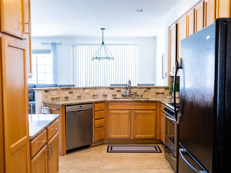2960 Newport Cir — Photo 5