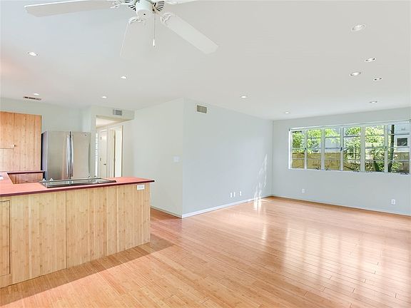 2nd image of 1209 Elm St #A
