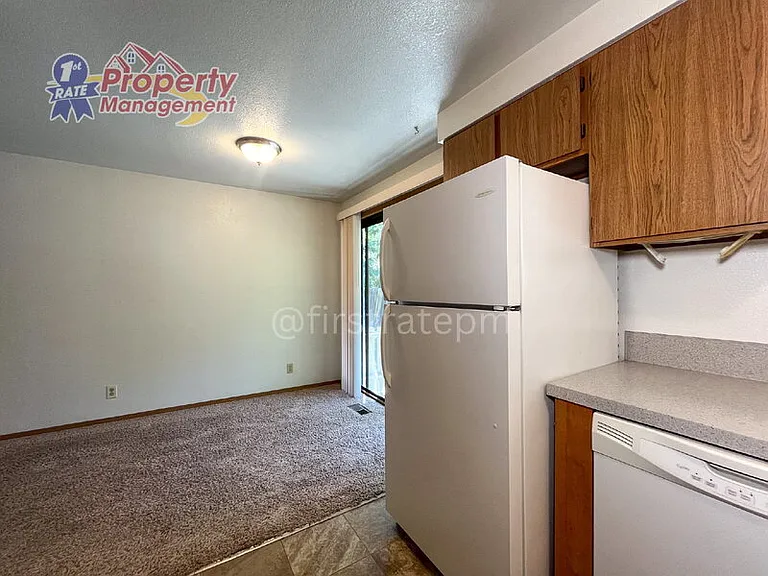 3219 Rose Hill St — Photo 15