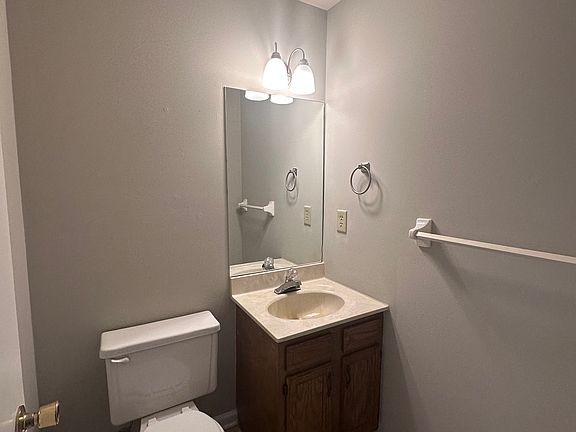 4th image of 445 Lenney Dr