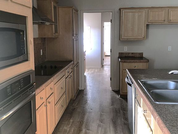 5th image of 2480 E Leroy Ave