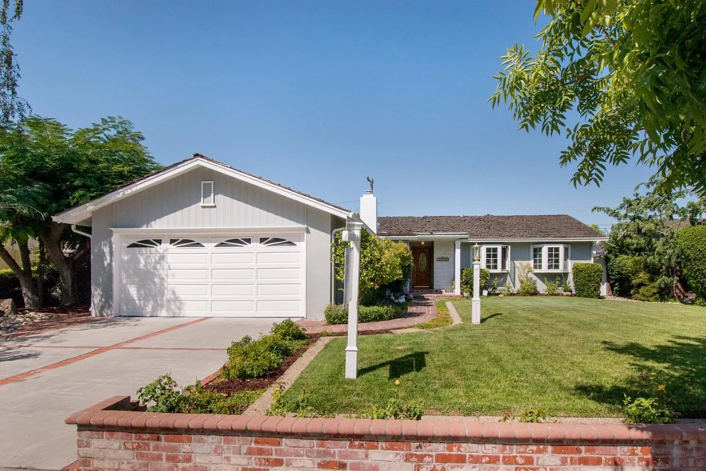 10195 Western Dr photo 1