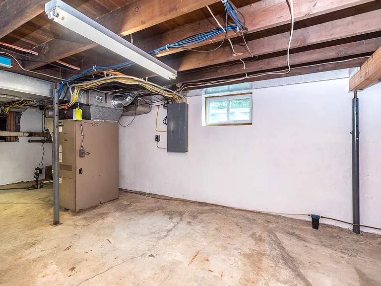 2477 Walnut St — Photo 53