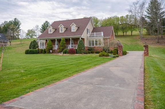 2nd image of 719 Quail Hollow Dr