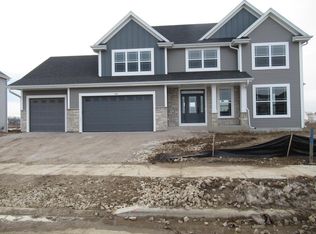 1564 Bluestem Trl, Oconomowoc, WI 53066