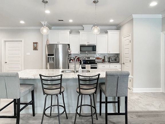 5th image of 1369 S Robinwood Dr