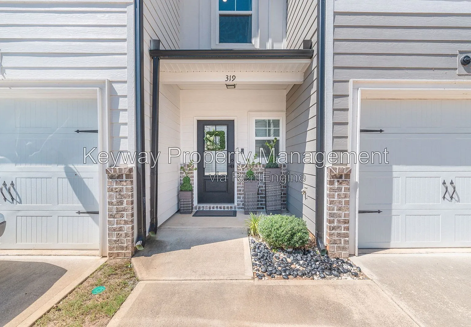3 bed, 2.5 bath, 1636 sqft, $1,875 — Photo 2