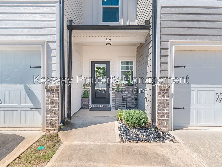 319 Sumac Trl — Photo 2
