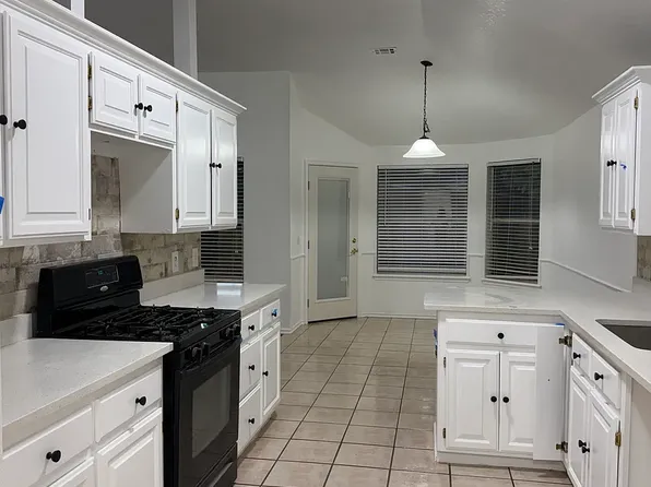 2705 NW 161st St, Edmond, OK 73013
