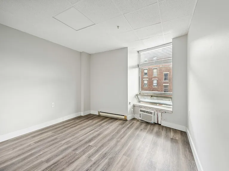 Franklin Park Apartments — Photo 37