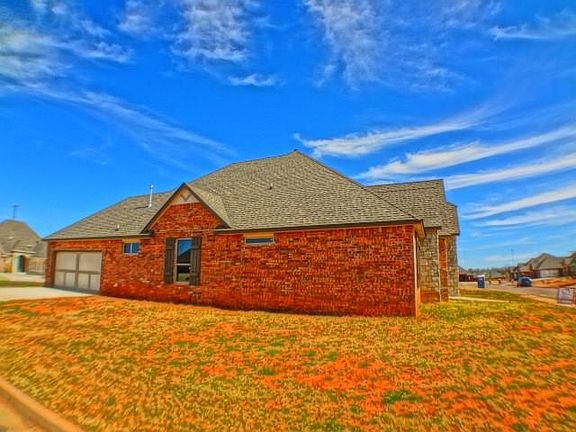 3rd image of 2331 Sorrento Dr