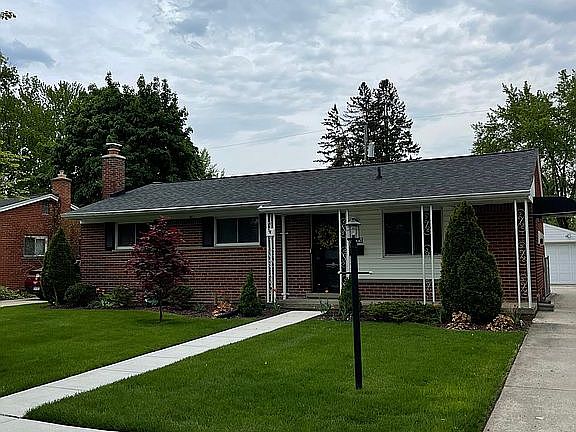 5th image of 41051 Russet Ln