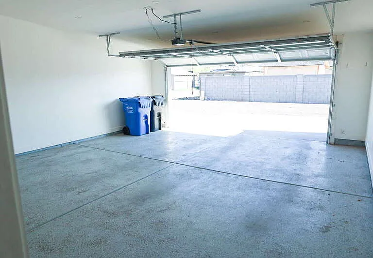 2531 E Broadway Rd — Photo 29