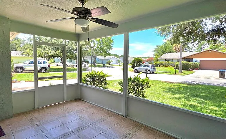 4743 Larchmont Ct — Photo 4