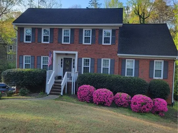 1658 Pine Ridge Cir, Woodstock, GA 30188