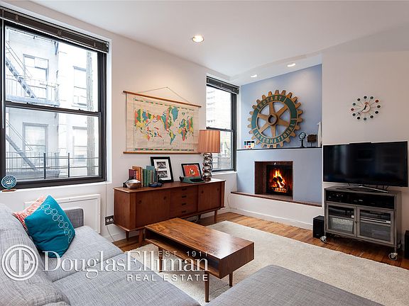 4th image of 250 W 27th St APT 3C