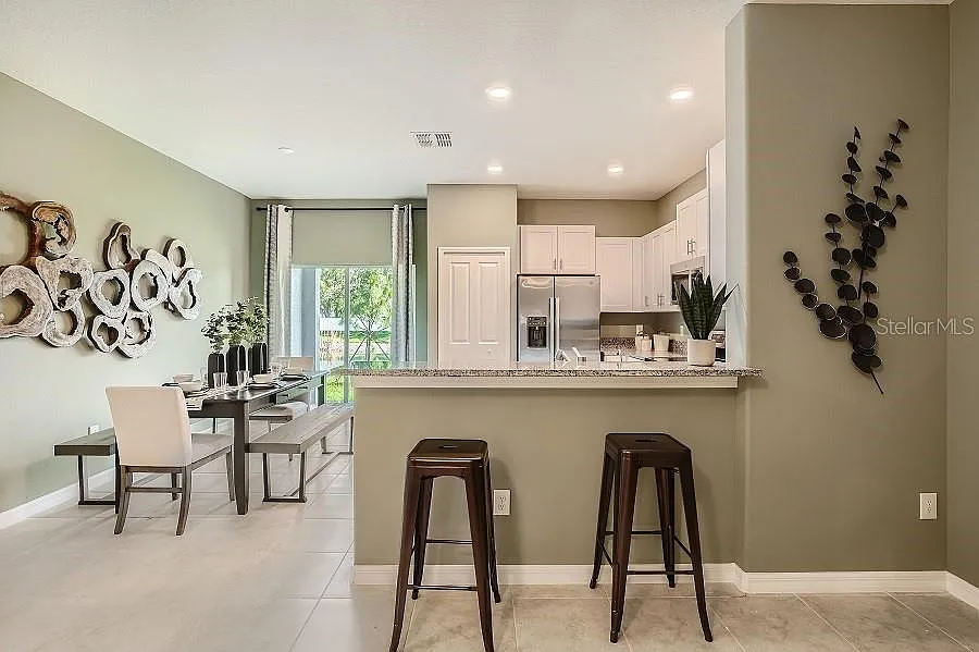3 bed, 2.5 bath, 1686 sqft, $2,050 — Photo 4