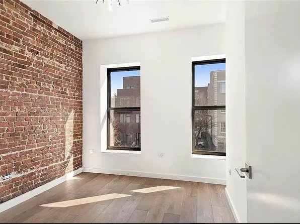 181 Kosciusko Street image 11 of 22