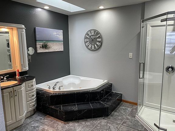 Master bath 