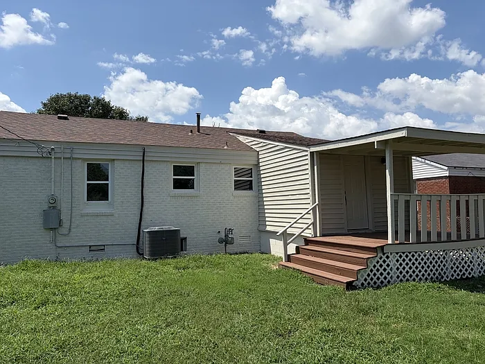 411 Showalter Dr — Photo 24