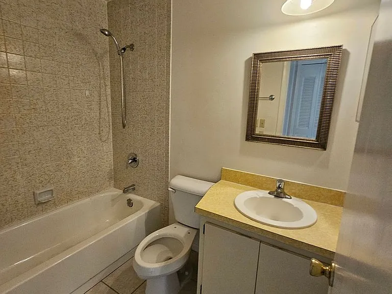 120 SW Trafalgar Pkwy — Photo 24
