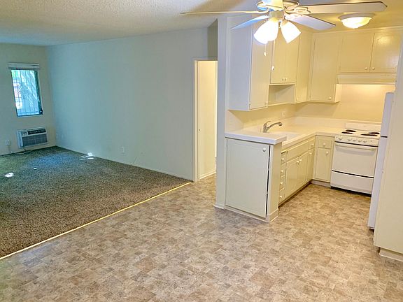 2nd image of 1861 N Van Ness Ave #108
