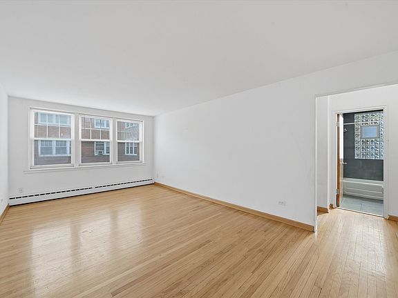 5th image of 2429 W Farragut Ave APT 2B