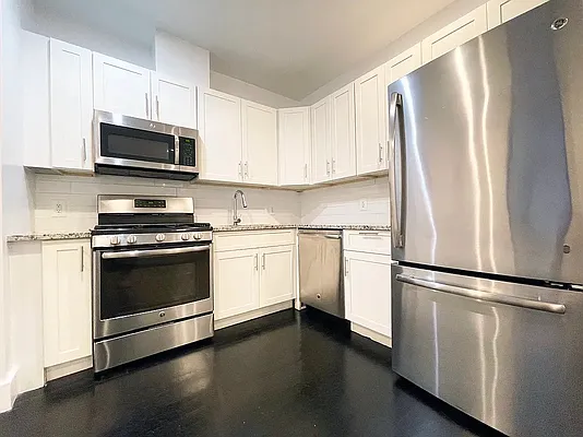 Rented by Bohemia Realty Group | media 4