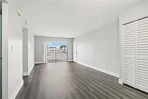 2 bed, 2.0 bath, 1115 sqft, $2,300 — Photo 4