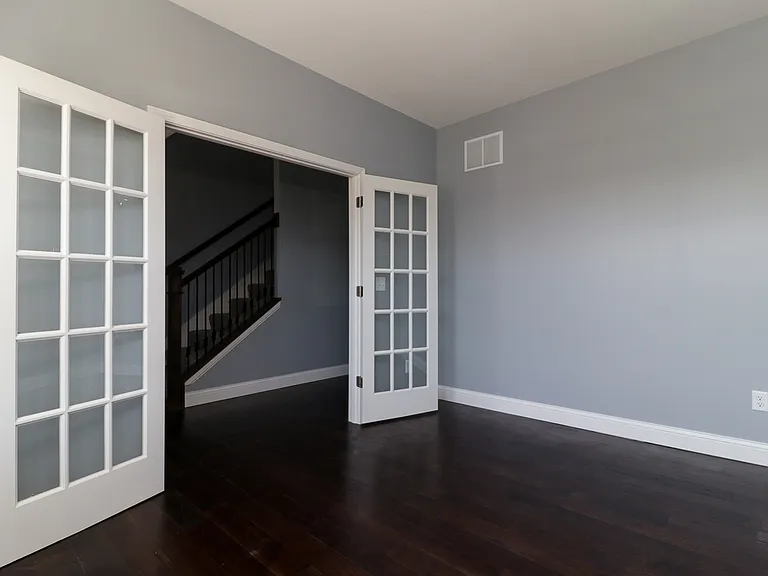 760 Kristin Dr — Photo 4
