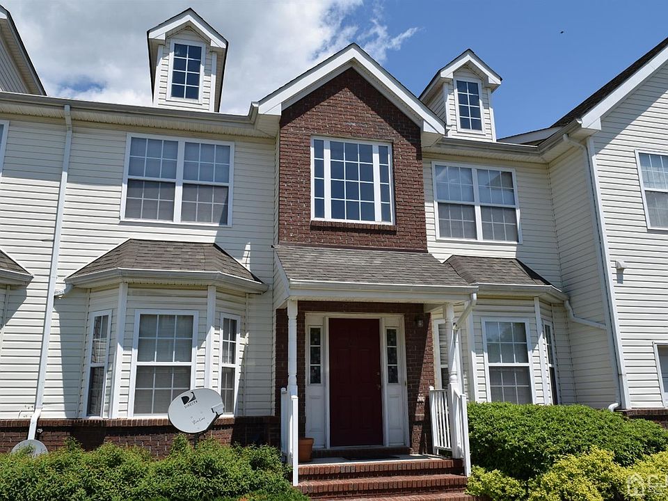 1st image of 55 Forest Dr