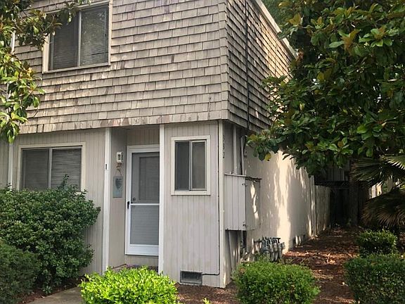 2nd image of 382 Cypress Ave APT 1
