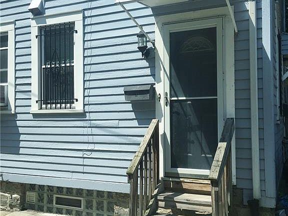 5th image of 213 W Utica St