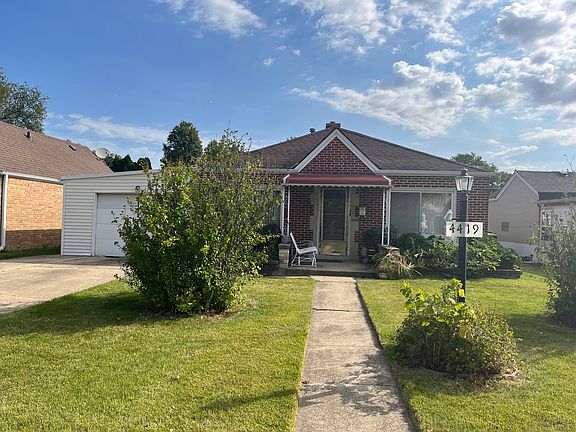 3rd image of 4419 Grace St