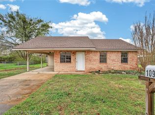 109 W Howard St, Roland, OK 74954