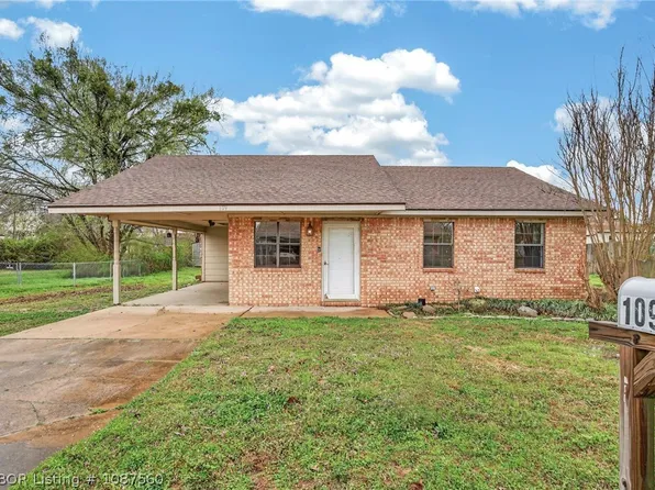 109 W Howard St, Roland, OK 74954