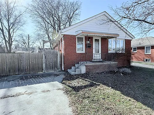 1943 Olive Rd Photo 1
