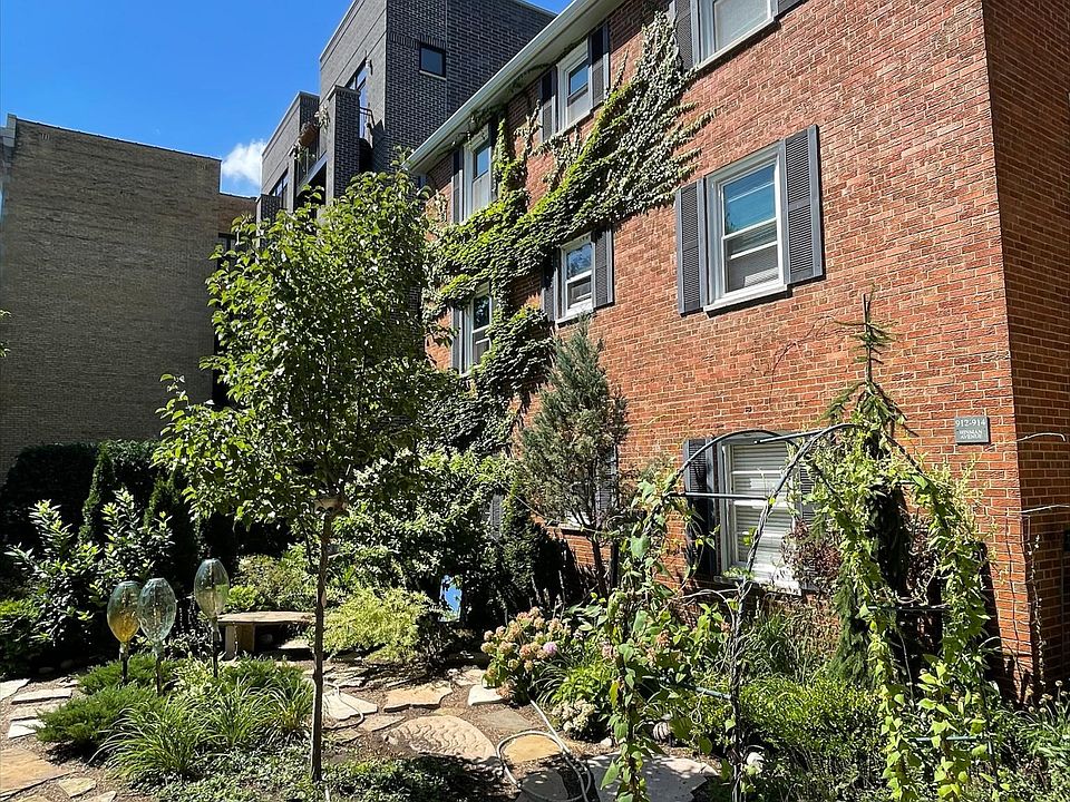 1st image of 912 Hinman Ave APT 2E