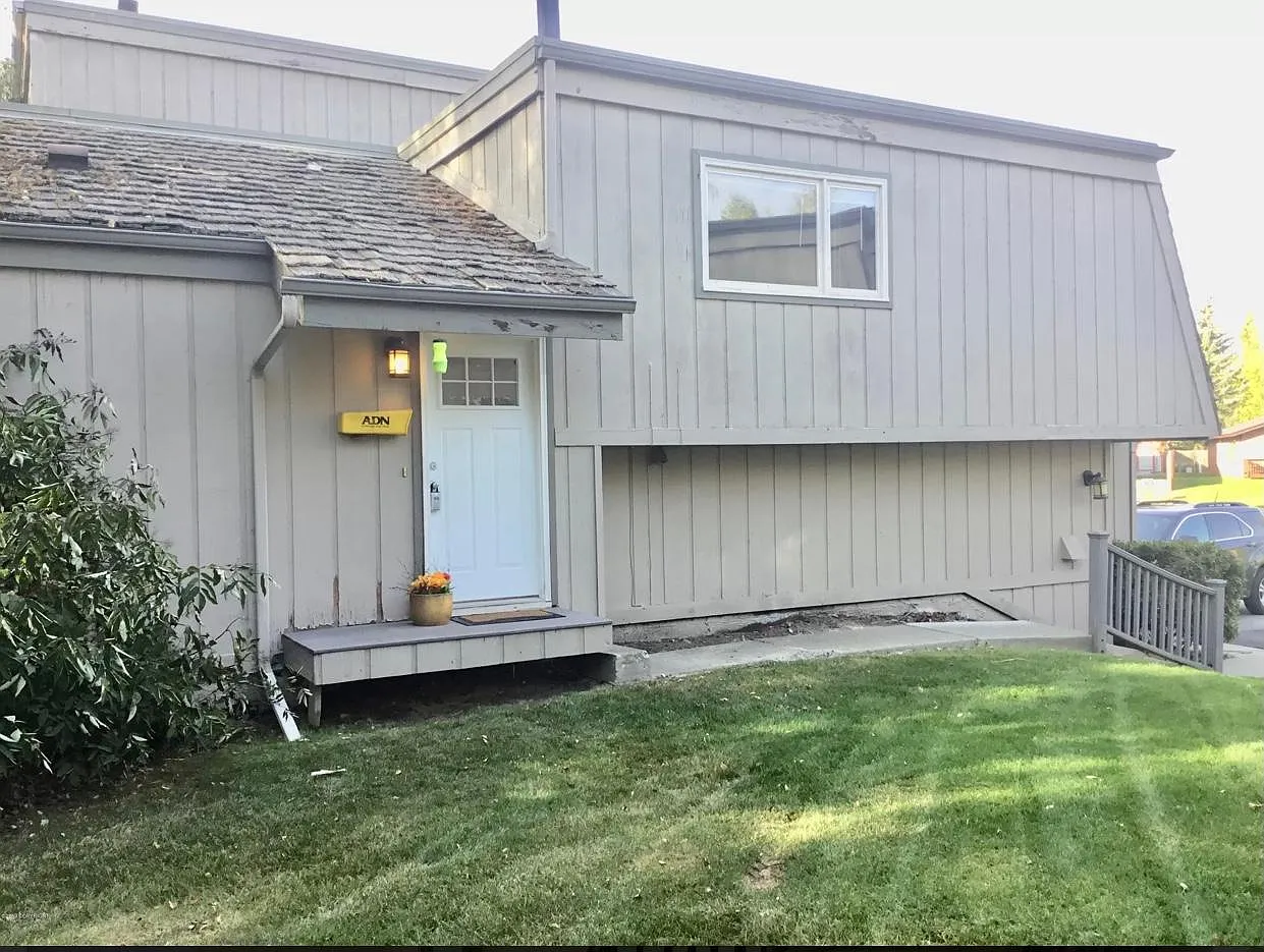 3 bed, 2.5 bath, 1800 sqft, $2,580 — Photo 3