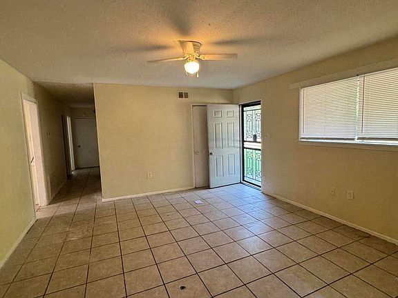 2nd image of 318 Queen Marie Ln