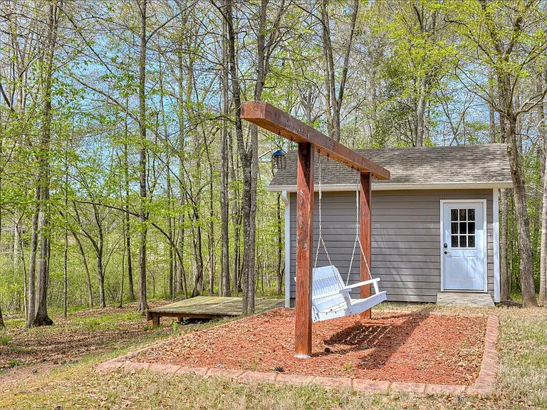208 Havelock Dr — Photo 37